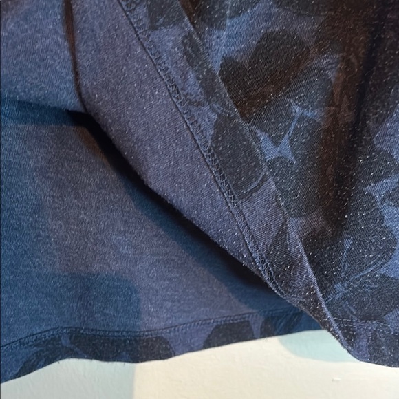 Old Navy Blue and Black Short Sleeve Tee with Geometric Pattern - Picture 12 of 12